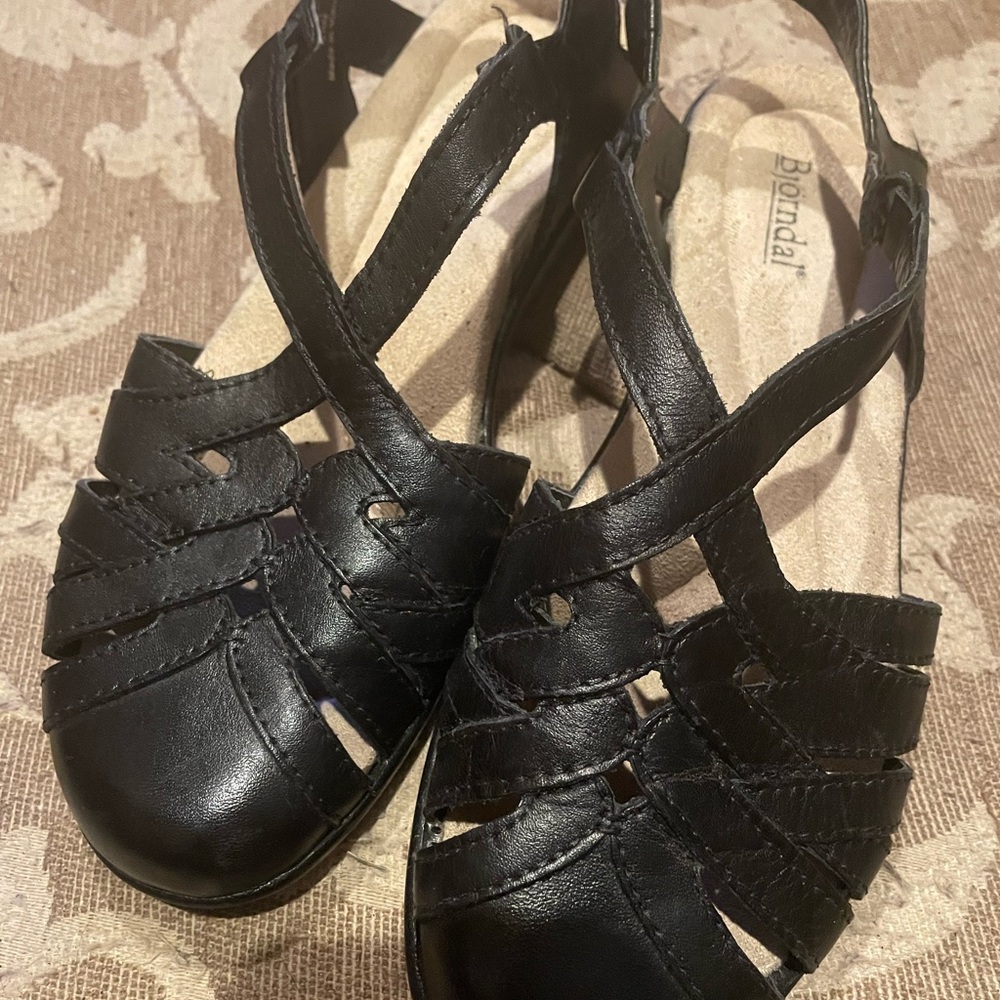 Bjorndal Leather Women’s Shoe, 6 1/2 M, Black, Excellent Condition, Classic